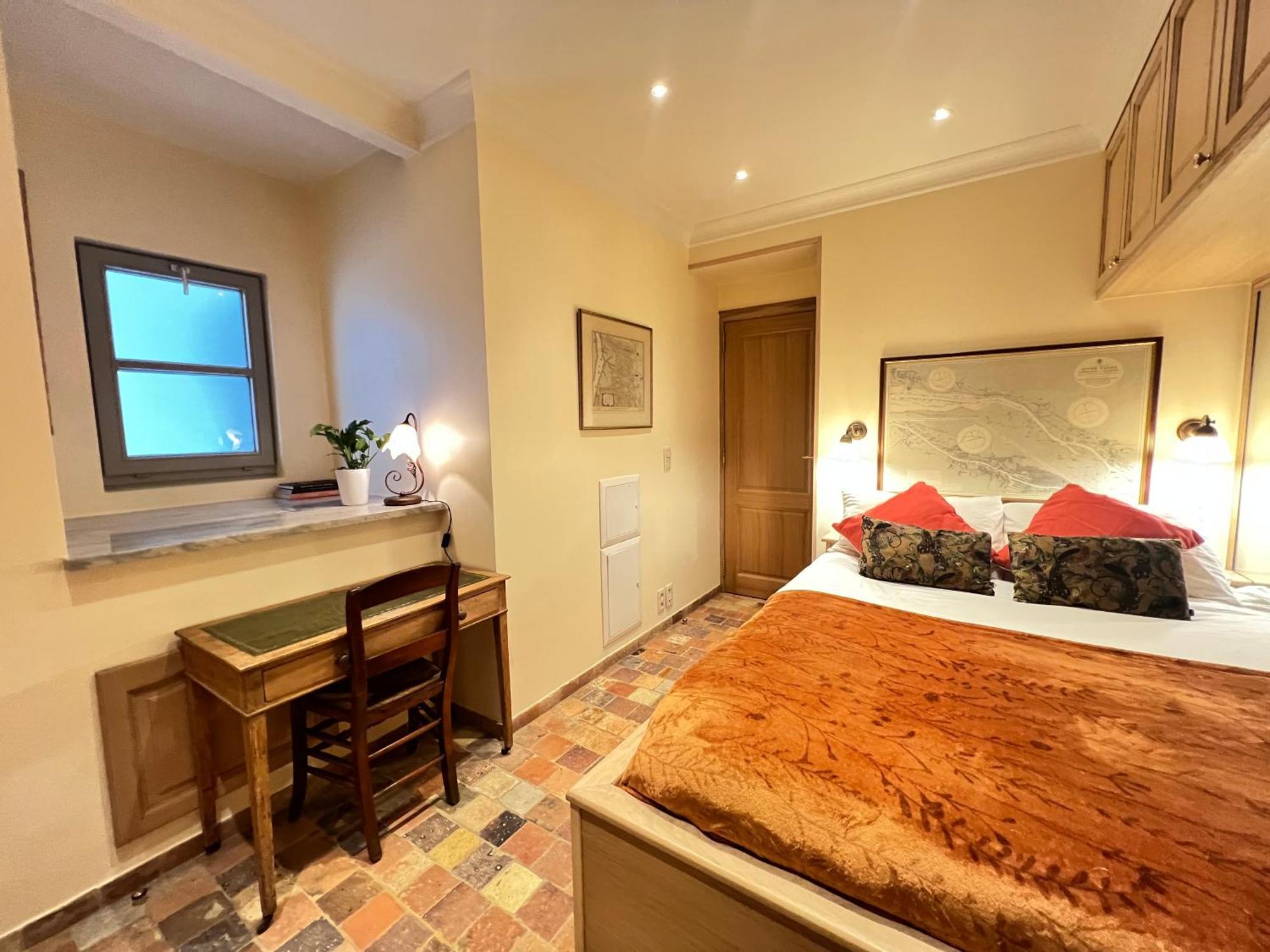 Historical Miniature House In The Heart Of Apartment *